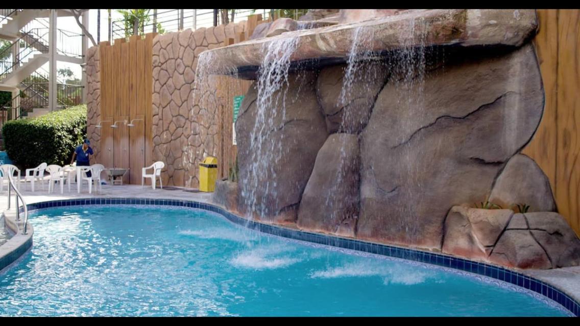 Hotel Golden Dolphin Com Cafe Da Manha! Piscinas 24H Калдас-Новас Экстерьер фото